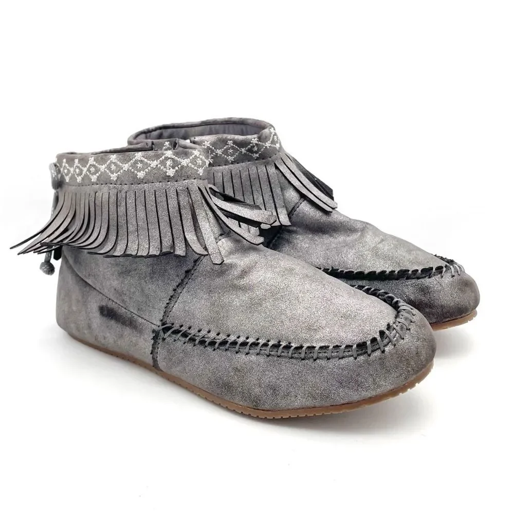 Hanna Andersson Erika Moccasin Fringed Zip Bootie Silver Metallic Girls Size 4